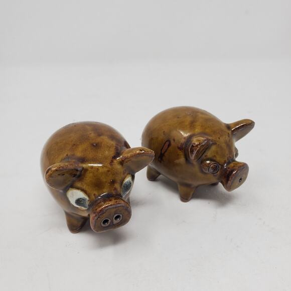 Fritz and Floyd Brown Pig Salt and Pepper shakers… - Picture 5 of 8